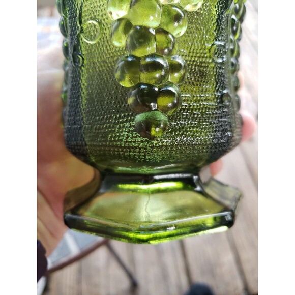Vintage 1930’s-40’s Anchor Hocking Green Harvest Grape Pattern 8-Sided Wide Vase - Picture 7 of 7